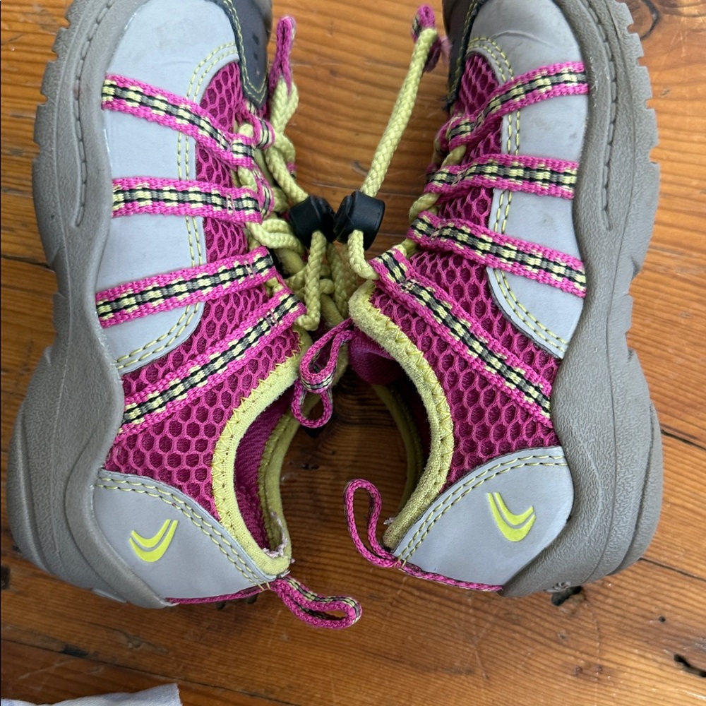 Clarks Kids' Girl Pink and Gray Sneakers Toddler Size 7.5 - Picture 6 of 10